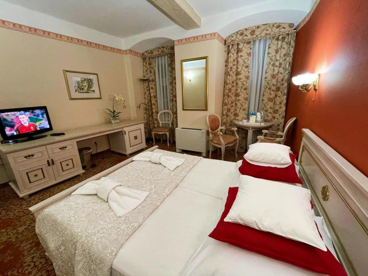 Hotel Amadeus Krakau Buitenkant foto