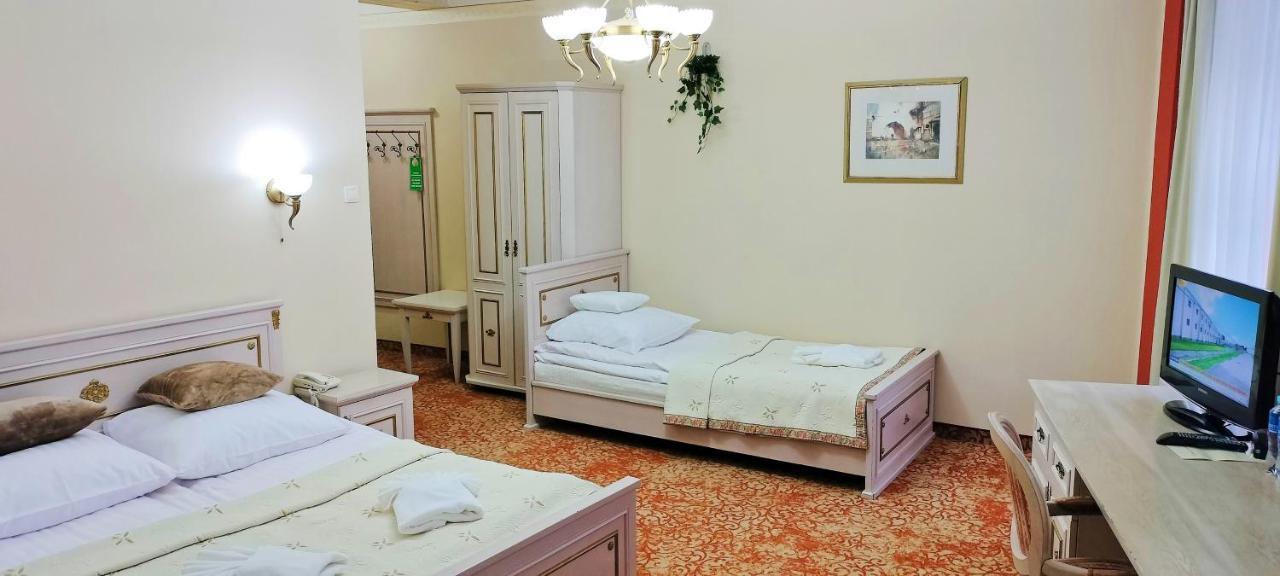 Hotel Amadeus Krakau Buitenkant foto