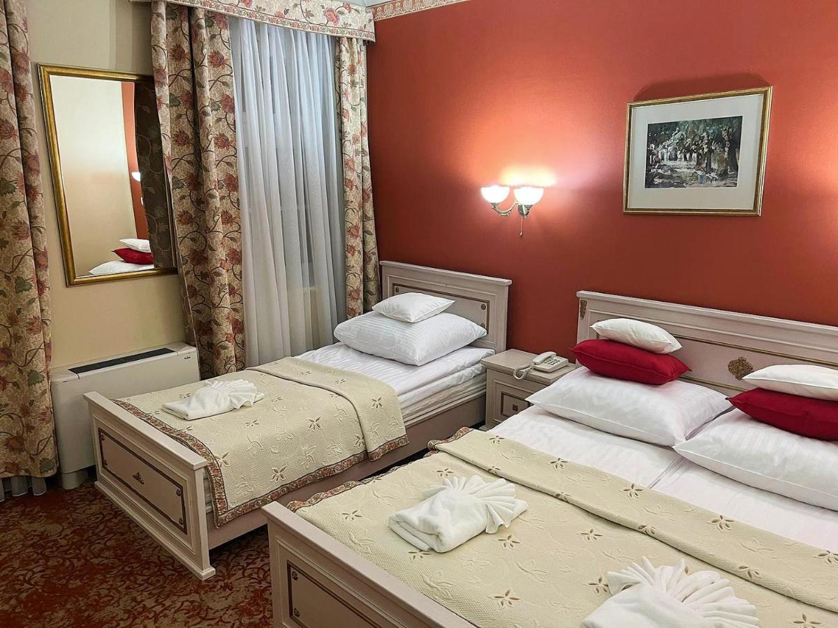 Hotel Amadeus Krakau Buitenkant foto